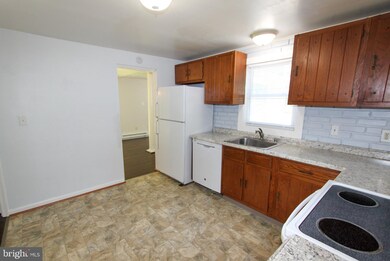 74 Furley Dr unit 3, Bunker Hill, WV 25413 - photo 7