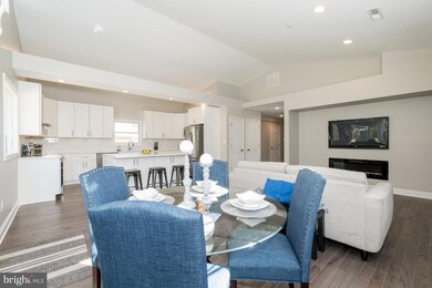 10417 Shady Acres Ln, Laurel, MD 20723 - photo 4