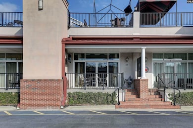 2 Bedroom 2 Bath Condo fully furnished move in rea
