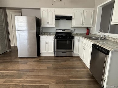 1333 E George Ave, Hazel Park, MI 48030 - photo 4