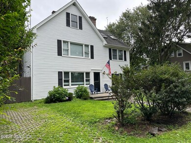 33 Bible St unit 2nd Floor, Cos Cob, CT 06807 - photo 2