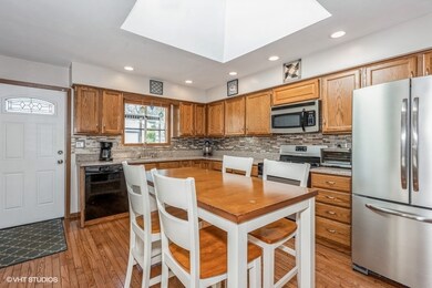 221 N Glade Ave, Elmhurst, IL 60126 - photo 5