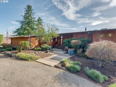 448 SW Riverbend Dr, West Linn, OR 97068 - photo 3