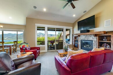 4_Living-Room_high_3757627