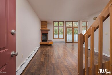Entry/Living