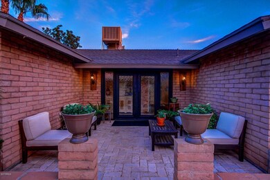 Front Exterior Courtyard