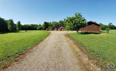 325 NW 86th St, Topeka, KS 66617 - photo 3
