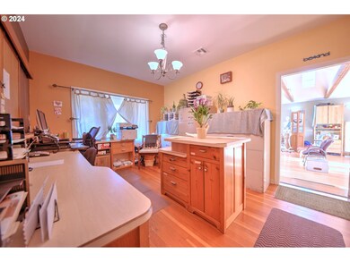 1034 Lawrence St, Eugene, OR 97401 - photo 7