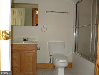 11951 APT C Lee Hwy, Sperryville, VA 22740 - photo 6