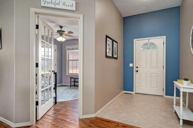 737 N Taylor Way-17