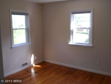 6507 Flanders Dr, Hyattsville, MD 20783 - photo 5