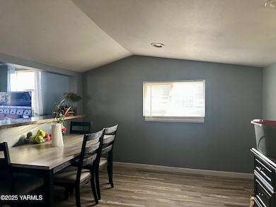 1504 S 14th St, Yakima, WA 98901 - photo 4