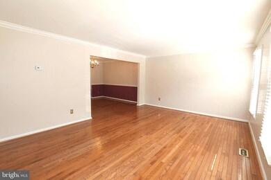 7701 Groveland Heights Ct, Springfield, VA 22153 - photo 2