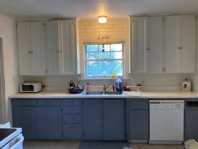 4688 Thompson Ave, Klamath Falls, OR 97603 - photo 6