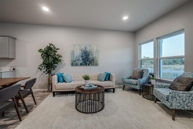 323 S Main St, Randolph, TX 75475 - photo 6