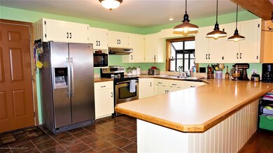 4510 Bittersweet Ln, Lansing, MI 48917 - photo 4