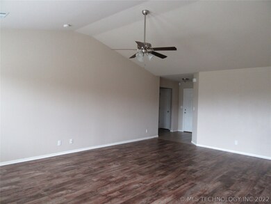 2705 N 21st St, Broken Arrow, OK 74012 - photo 3