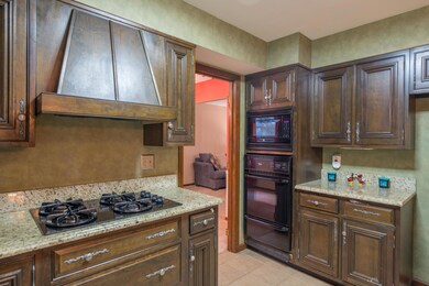 6639 Goldenrod Dr, Columbus, OH 43229 - photo 5