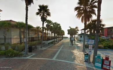 Gorgeous beach access a few blocks away