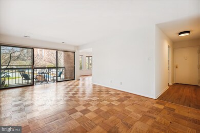 11409 Commonwealth Dr unit 102, Rockville, MD 20852 - photo 3