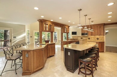 605 Henning Ct, Naperville, IL 60540 - photo 3