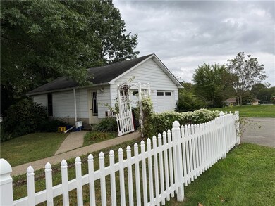 913 W 1st Ave, Derry, PA 15627 - photo 5