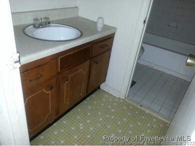 5490 Bellwood Ct, Fayetteville, NC 28314 - photo 3