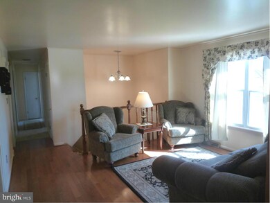 6588 Streamwood Ct, Sykesville, MD 21784 - photo 4