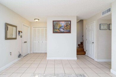 Front Entry/Foyer