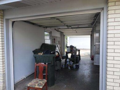 unlisted-address, Carpentersville, IL 60110 - photo 3