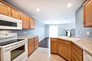 618 Pine Lake Dr, Greenwood, IN 46143 - photo 7