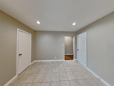 209 Bedford Ct E, Bedford, TX 76022 - photo 7