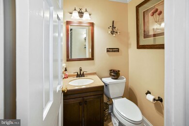 17413 Chiswell Rd, Poolesville, MD 20837 - photo 6