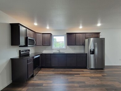 419 SW 3rd St, Loogootee, IN 47553 - photo 4