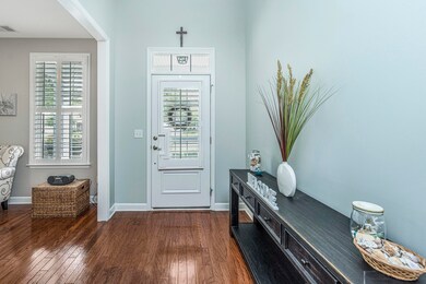 136FreshMeadowsLane02