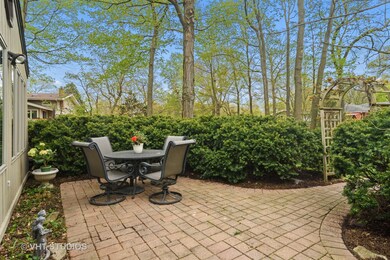 319 E Tall Trees Ln, Palatine, IL 60067 - photo 5