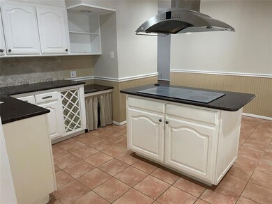 1308 Woodvine Dr, Euless, TX 76040 - photo 4