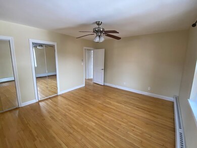 21 Hammond Pond Pkwy unit 4, Chestnut Hill, MA 02467 - photo 5