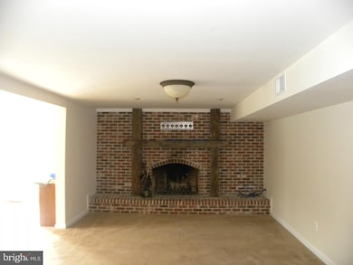 19680 Evergreen Mills Rd unit BASEMENT, Leesburg, VA 20175 - photo 2