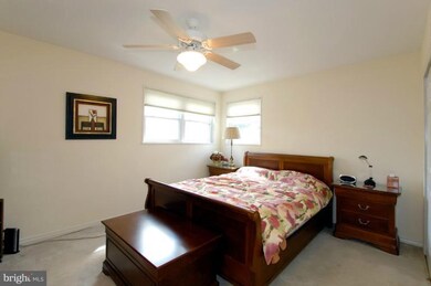 4922 Aurora Dr, Kensington, MD 20895 - photo 2