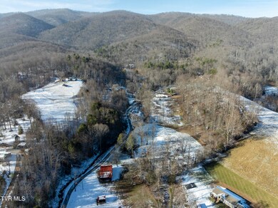 124 Dugger Branch Rd, Elizabethton, TN 37643 - photo 6