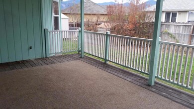 2033 Cloverlawn Dr, Grants Pass, OR 97527 - photo 6