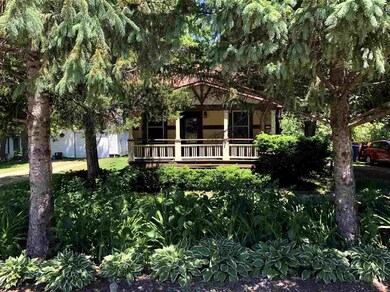 733 Janesville St, Oregon, WI 53575 - photo 2