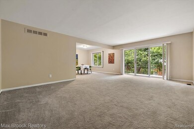 2449 Mulberry Square unit 31, Bloomfield Hills, MI 48302 - photo 7