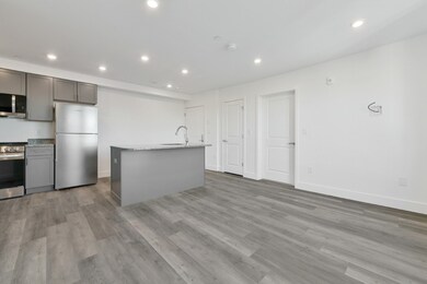 585 Essex St unit 318, Lynn, MA 01901 - photo 5