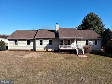 19243 Clover Hill Rd, Jeffersonton, VA 22724 - photo 2