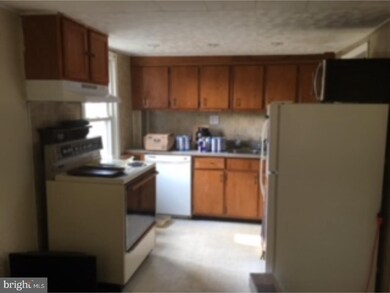 1211 Grove St, Reading, PA 19605 - photo 5