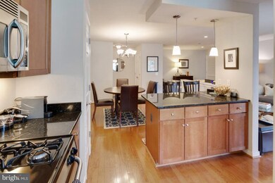 4061 S Four Mile Run Dr unit 404, Arlington, VA 22204 - photo 7