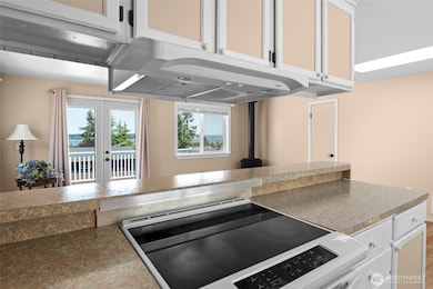 404 NE 4th St, Coupeville, WA 98239 - photo 5