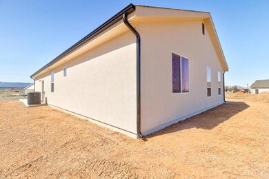 007. Exterior View 7
